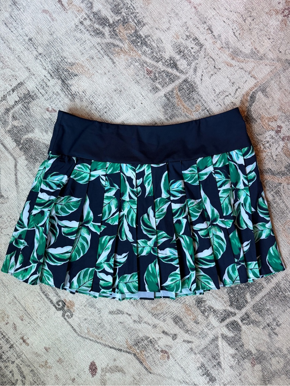 Tommy Bahama Navy Pleated Mini Skirt with Green Leaf Print - Size L
